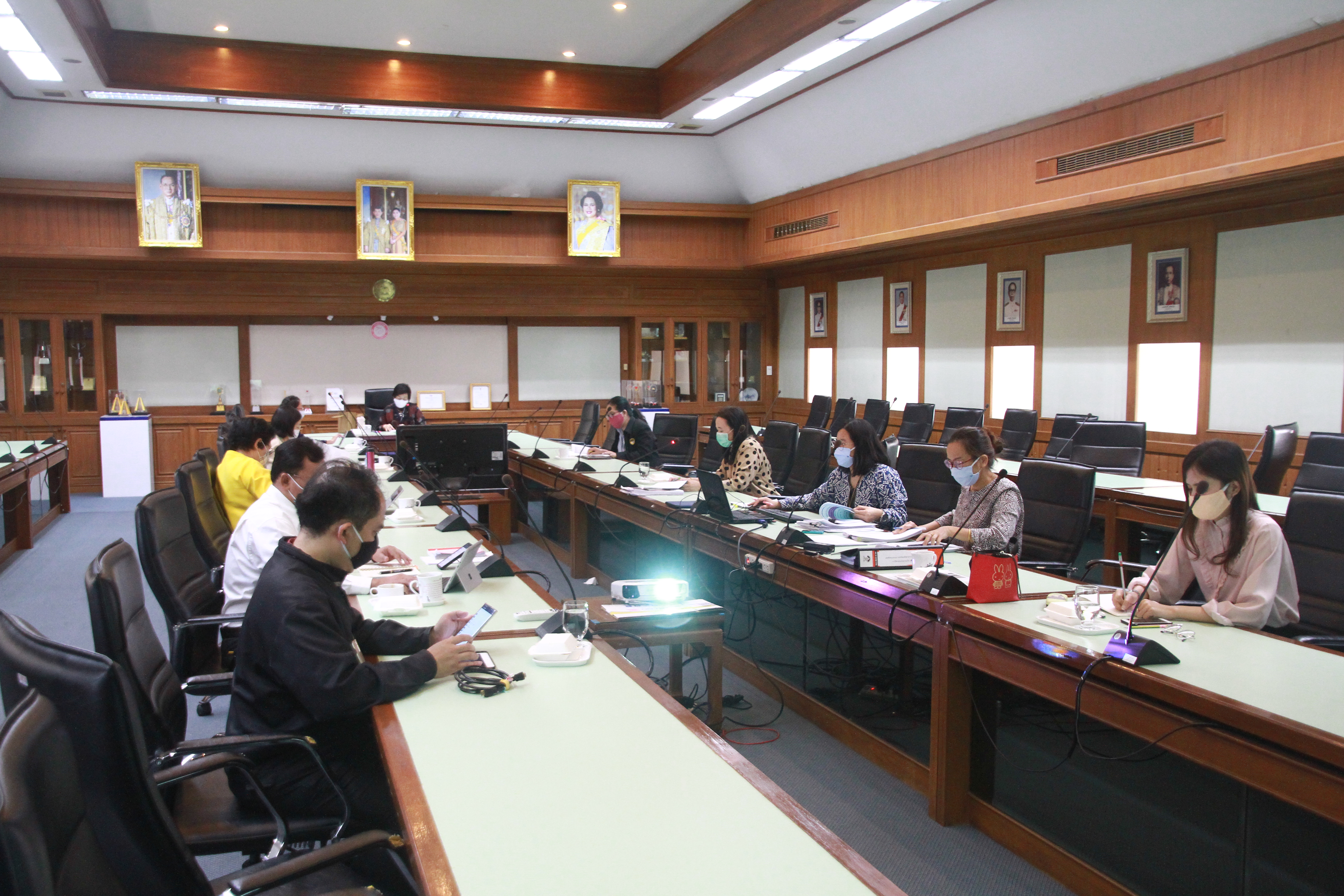 ﻿กรมบังคับคดีจัดประชุมคณะกรรมการเร่งรัดและติดตามการดำเนินงานและการใช้จ่ายเงิน ครั้งที่ 4/2563